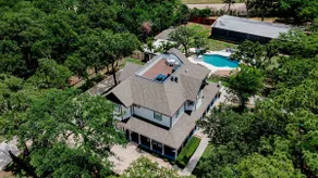 HERITAGE HOUSE- HUGE POOL-ROOFTOP-PICKLE-BALL COURT-ARCADE-HOT-TUB - Image 5
