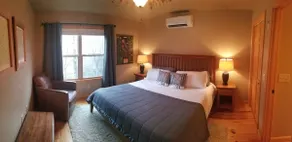 Charming Upper Nantahala Cabin - Image 2