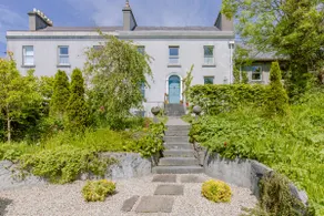 Victorian Apartment in The Crescent Close to Town and Sea - Image 4