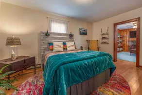 Charming James River Cottage - Image 2