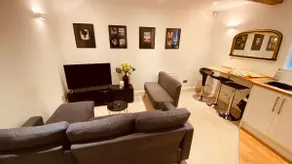 Flat 2 (two bed apartment) - Image 4