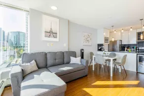 Bright 3BR Downtown Vancouver Condo w Pool & Gym - Image 5