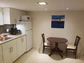 Relaxing and comfortable renovated apartment - Image 2