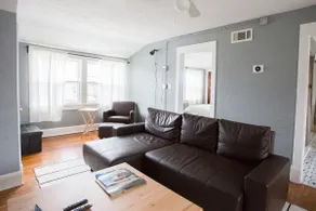Well Appointed Two Bed At The Heart of Everything - Image 4