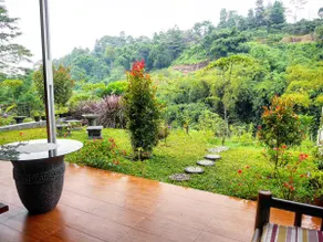 The Wiltshire Dago Pakar - Hillside Villa MAX 12 ORANG - Image 2