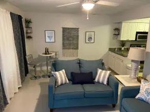 Shadowlawn Villas, Suite II - Image 2