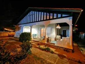 Character villa 150 m from beaches, close to shops. - Image 2