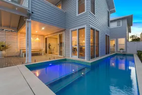 ARANA BEACHFRONT BEACH HOUSE-LUXURY COMFORT STYLE - Image 2