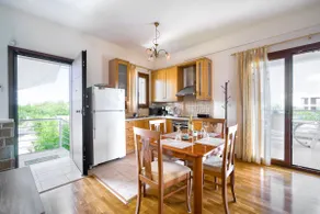 Luxury Villa Evans 4BR Sleeps 8 Near Beach - Image 4