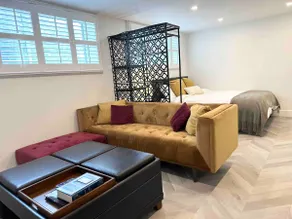 Urban Executive Suite – Steps to the Lake - Image 3