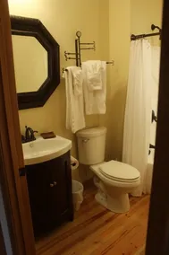 Juneywhank Falls (formerly Loft A) - Image 5