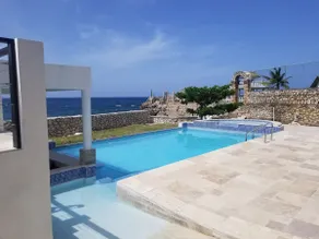 Gorgeous 1 bedroom overlooking the Ocean and Pool. - Image 2