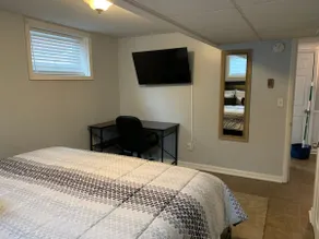 Quiet cozy apartment, private laundry, great spot! - Image 5