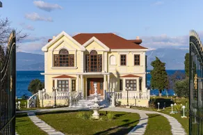 Villa Filoxenia - by the sea - up to 12 guests - Image 3
