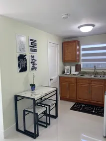“Romantic Cottage w/Jacuzzi, Patio & Parking” - Image 3