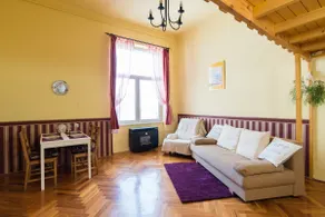Sweet Downtown Home with AirCo - Image 3