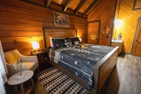 Smoky Mountain Fall Escape • Sleeps 4 • Hot Tub - Image 5