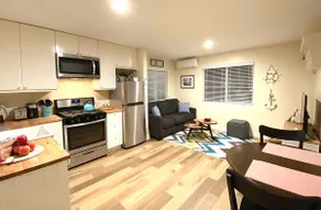 SoCal Daze, a Cozy Bungalow + Parking, Patio, BBQ - Image 5