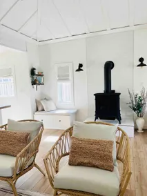 The Hideaway Balm Beach Cottage - Image 5