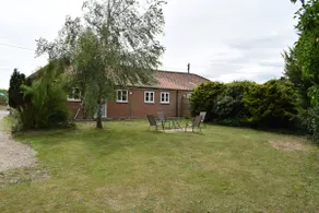 Stunning Seaside Cottage in Horsey.  Walk to Beach, Seals & Norfolk Broads - Image 2