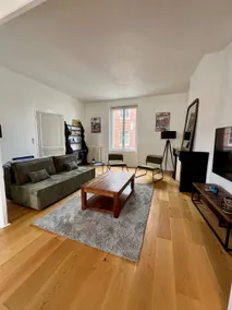 Triplex with view of theater Hyper Centre - Image 2
