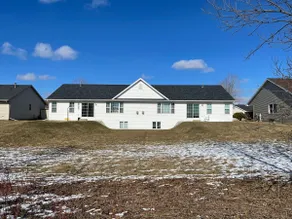 Beautiful and Spacious Home. - Image 2