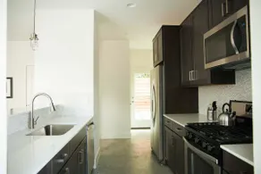 Modern 3-BR Comfort: 7m Airport & COTA; 10m DT - Image 3