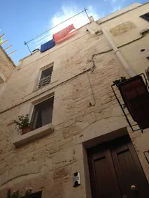 Tower-Stone house in the historic center - Image 4