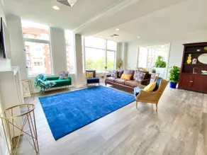 Luxurious Posh Downtown Condo - Image 5