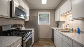 Little Blue Hideaway - Image 5