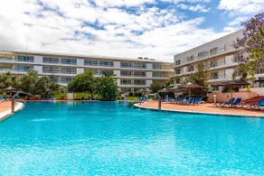 Angies Marina Apartment, includes 2 Free Passes for the Marina Pool - Image 3