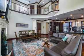Bigfoot Bungalow -Enjoy being directly on clear waters of the Weeki Wachee River - Image 3