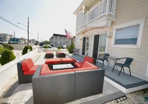 ⭐️Stone’s Throw 2 Beach & A.C.+ Patio+ 🐶 OK+Family - Image 3