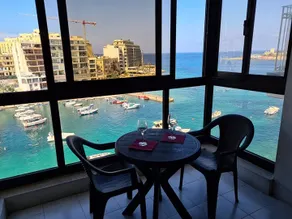 Spinola Bay Sea Front Apt 6 - Image 2