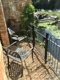 St Neots Riverfront 2-Bed Ground-Floor Apartment - Image 2
