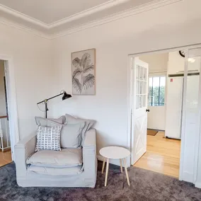 Stunning 5BR 2BA Wagga home w panoramic views - Image 4