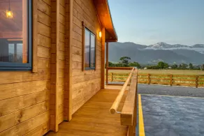 Deerbrooke Kaikōura Chalets - Chalet 2 - Image 3