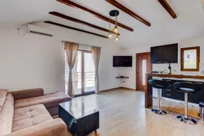 Comfort One Bedroom Apartment w/ Swimming Pool - Image 2