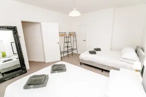 New city house, great location - with parking - Image 3