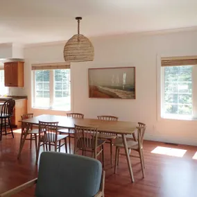 Luxurious Getaway - Near Sandbanks and Wineries - Image 2