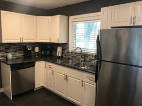 Goldie Park upper suite - Image 2