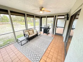 Lakeshore Home 3BR-2BA & HomeTheater - Image 3