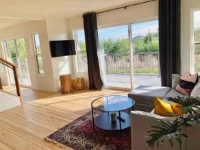 Port Hardy Penthouse Suite with Ocean View - Image 3