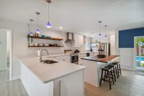 Tarpon Springs 4BR Pool Home • Near Sunset Beach • Sleeps 10 - Image 4