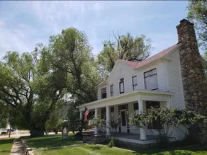 Historic 1887 Bank House - Renovated & Timeless - Image 4