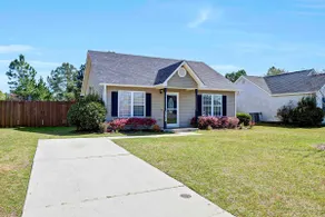 Relaxing 3 Bedroom Home Close to Beach & Airport! - Image 3