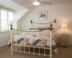 Centre of St. Neots - Beautiful house with parking - Image 5
