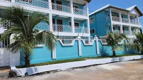 2BR Oasis: Pool, Gym, and Starlink WiFi - Image 3