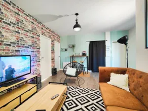 Industrial, 5 people, Air conditioning, 24/7 check-in, Wi-Fi - Image 2