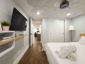 Modern Space w/ Private Bath - Image 4